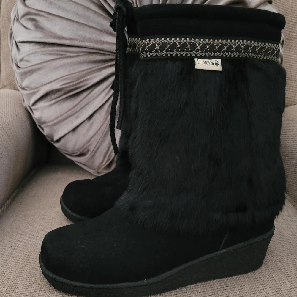 BEARPAW GENUINE SHEEPSKIN SUEDE RABBIT FUR WEDGE BOOTS